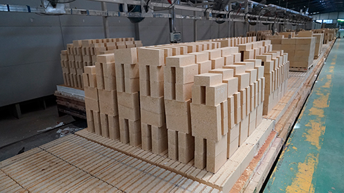 鋼包渣線部位用鎂鉻磚的技術(shù)及性能